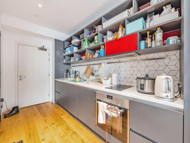 Apartment for rent in London City Island, Blackwall