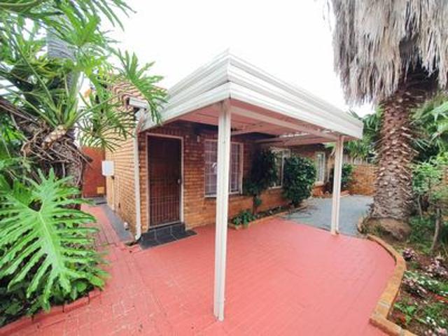 Townhouse for sale in Akasia, Gauteng