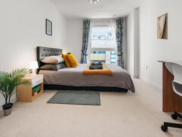 Apartment for rent in Greenland Place, Greater London