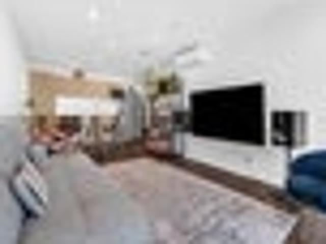 Apartment for sale in Penrose, Oroua County