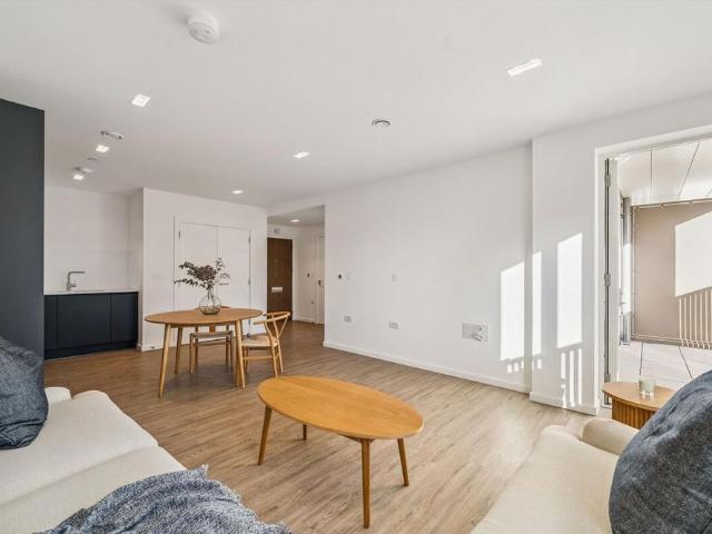 Apartment for rent in North Kensington, Greater London