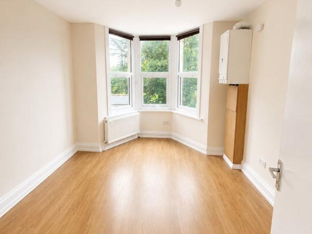 Studio for rent in Plashet, Greater London