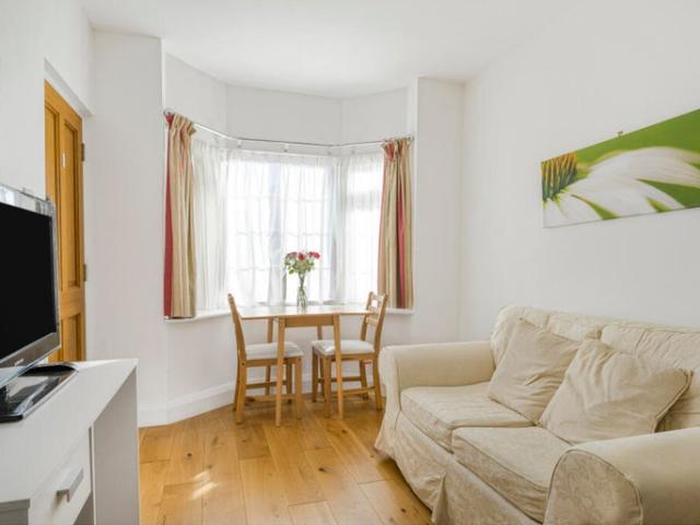 Apartment for rent in Sunnymead, Oxford
