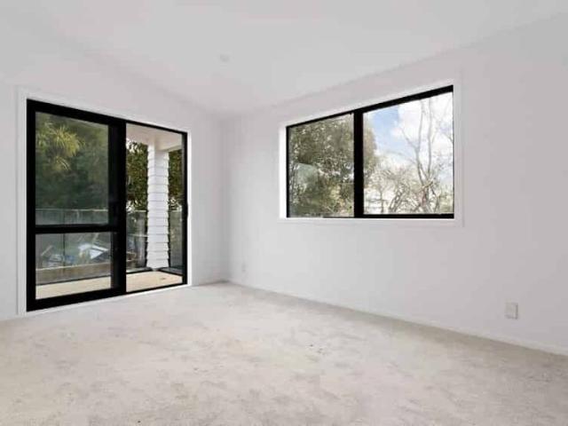 Townhouse for rent in Kelston, Oroua County
