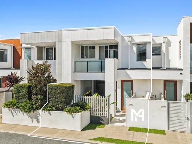 Townhouse for sale in Fernbrook, Queensland