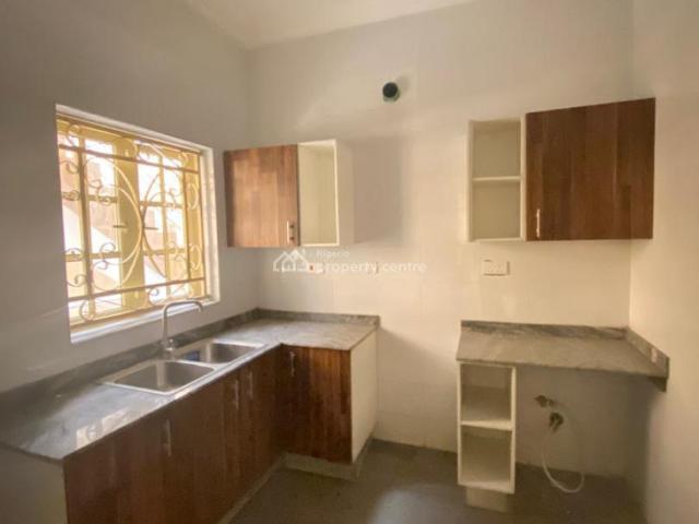 Flat for rent in Eti Osa, Lagos