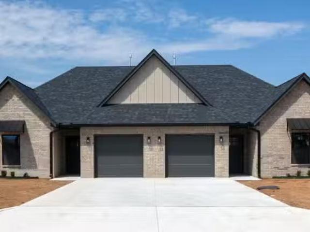 Condo for rent in Shawnee