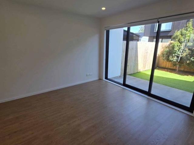 Townhouse for rent in Owhata, Oroua County
