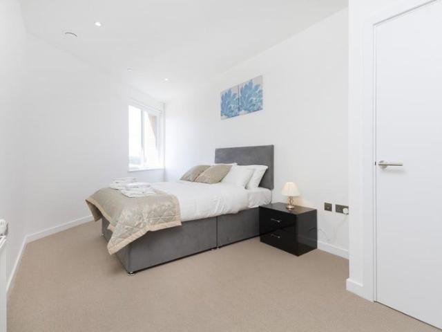 Apartment for rent in Bromley-by-Bow, Poplar Grove