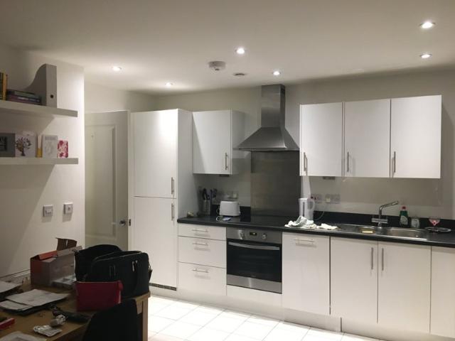 Apartment for rent in Summerstown, Greater London