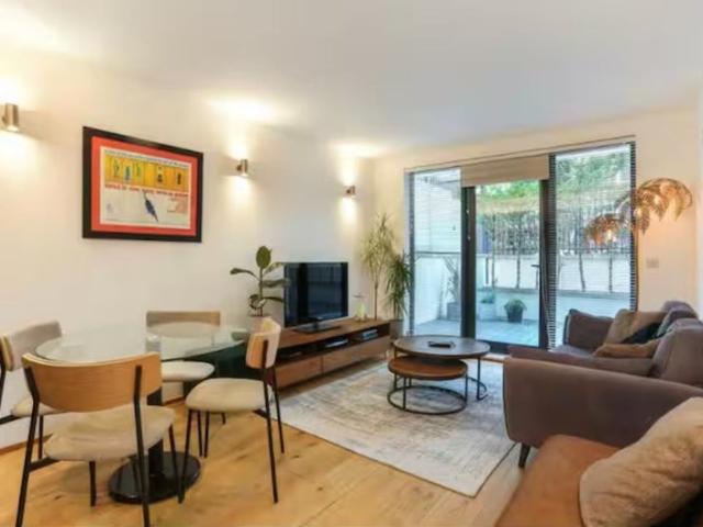 Apartment for rent in North Kensington, Greater London