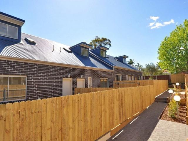 Townhouse for rent in Sydney, New South Wales