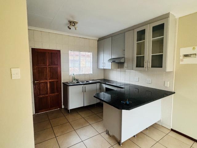 Apartment for rent in Willowway x9, Randburg