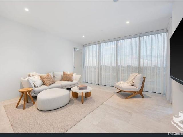 Apartment for rent in Mermaid Waters, Gold Coast City