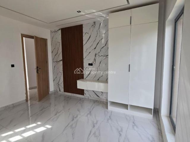 Flat for sale in Eti Osa, Lagos