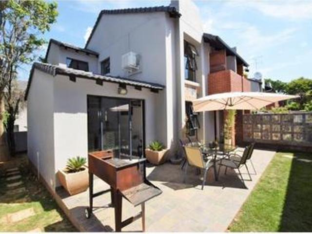 Townhouse for rent in Sandton