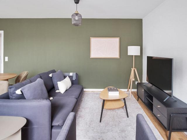 Apartment mieten in Einigen, Zürich