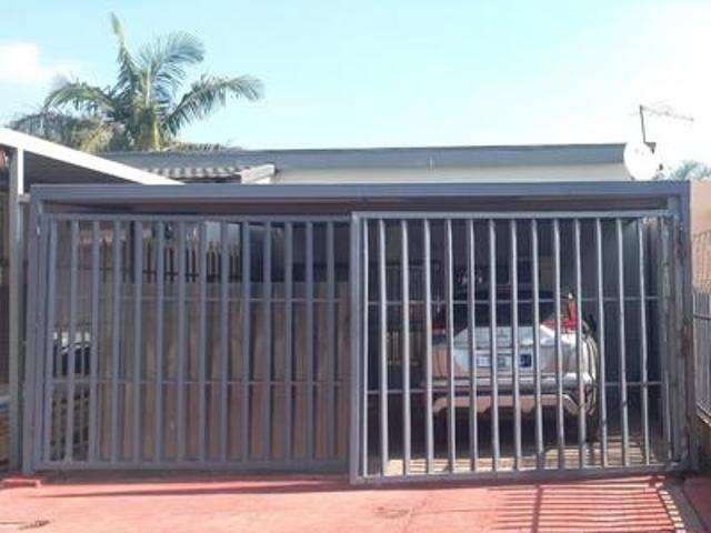 Apartment for rent in Waterkloof, Gauteng