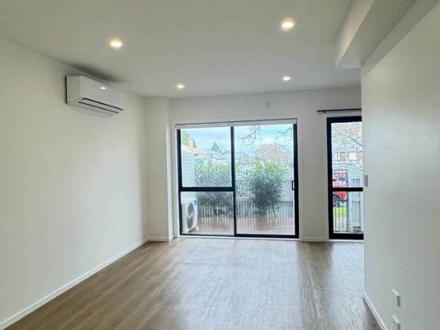 Townhouse for rent in Onehunga, Oroua County