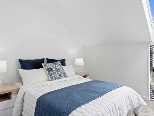 Townhouse for rent in Edgeware, Canterbury