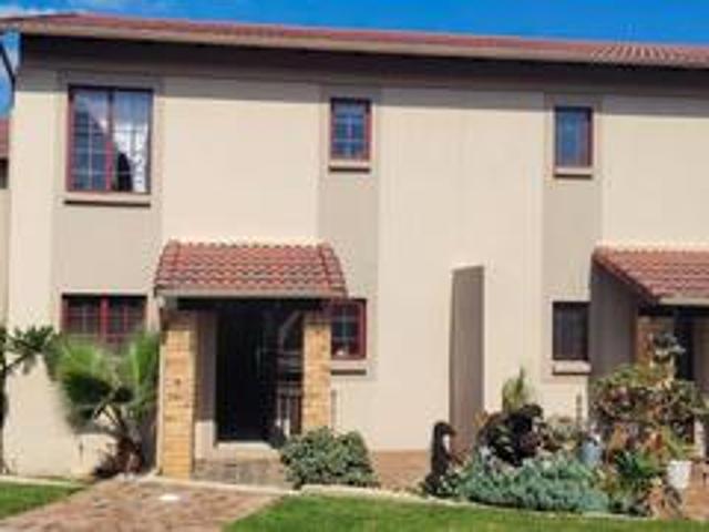 Townhouse for sale in Nooitgedacht, Gauteng
