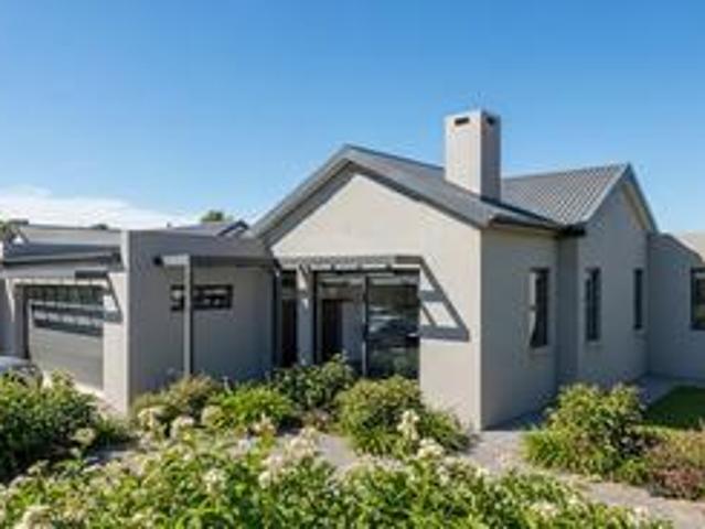 House for sale in Groot Brak Rivier, Western Cape