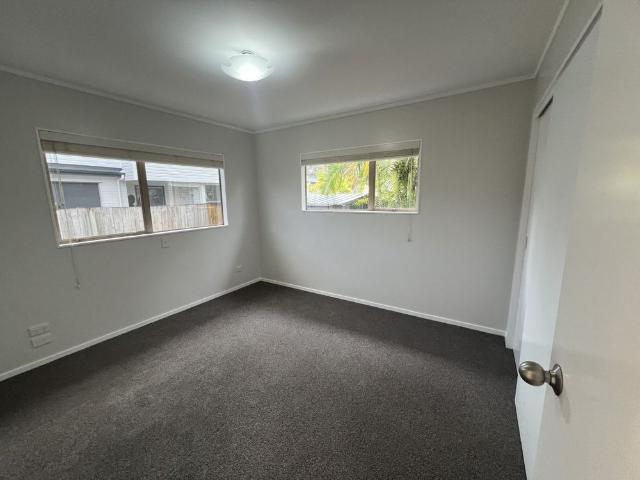Apartment for rent in Whangaparaoa, Oroua County