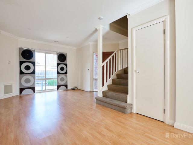 Townhouse for rent in Noble Park, Melbourne
