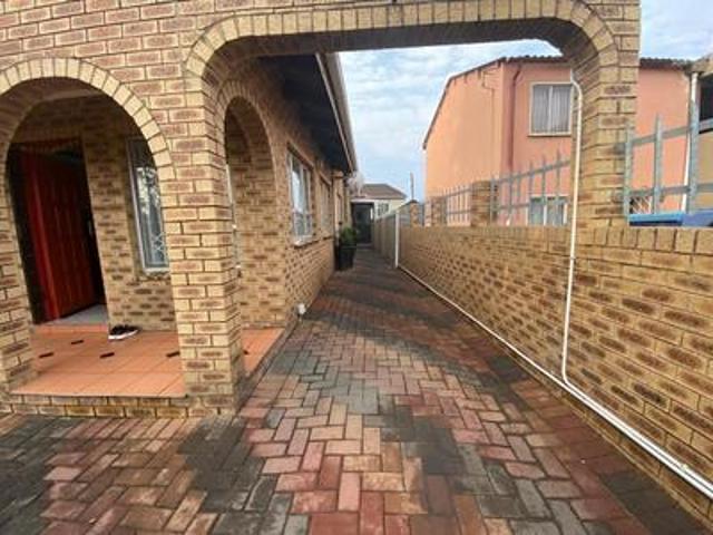 House for sale in Phoenix, Kwazulu-natal
