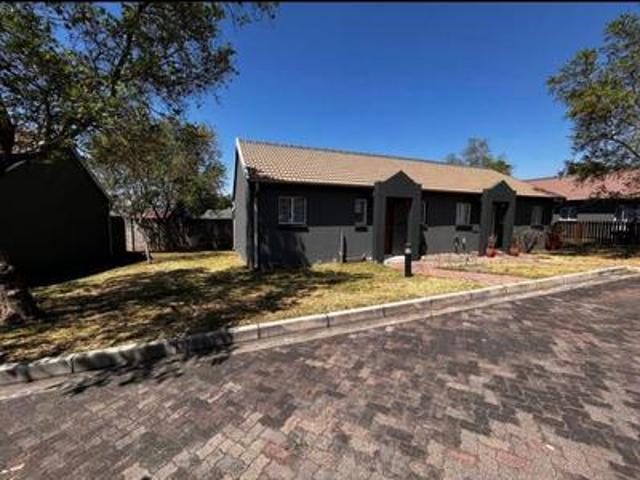 Townhouse for sale in Edenvale, Gauteng