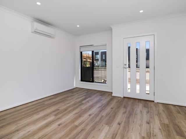 Townhouse for rent in Mode, Melbourne