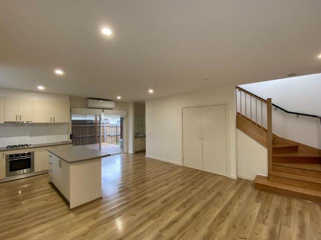 Townhouse for rent in Reservoir, Melbourne