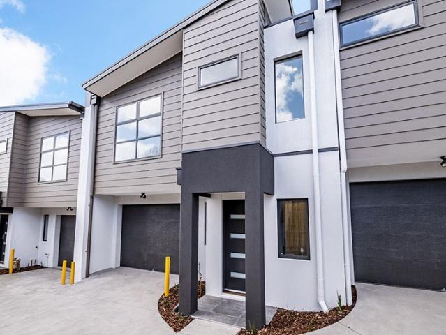 Townhouse for rent in Camerons Creek, Victoria