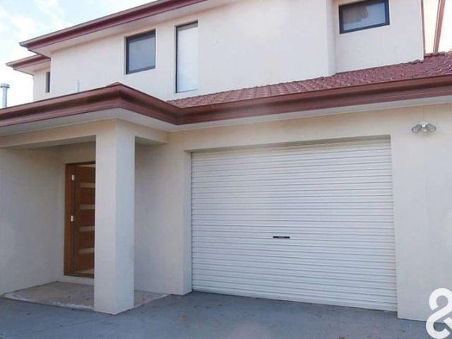 Townhouse for rent in Camerons Creek, Victoria