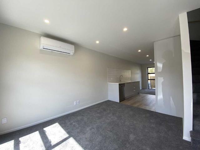 Townhouse for rent in Naenae Central, Lower Hutt