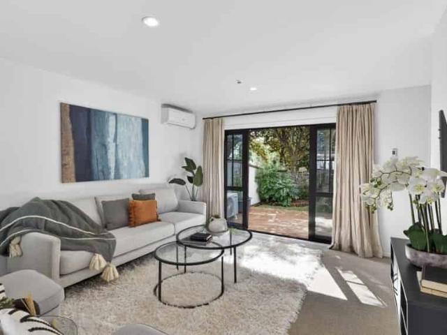 Townhouse for rent in Mount Wellington