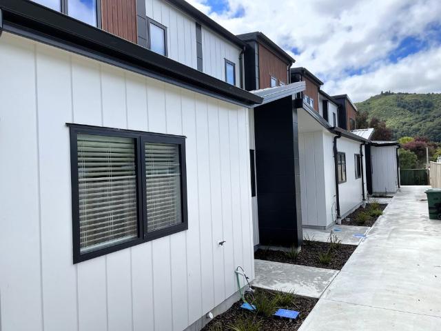 Townhouse for rent in Days Bay, Wellington