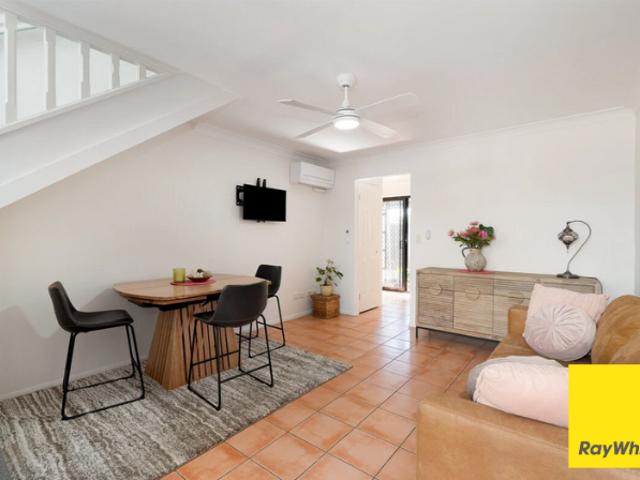 Townhouse for rent in Toombul, Queensland
