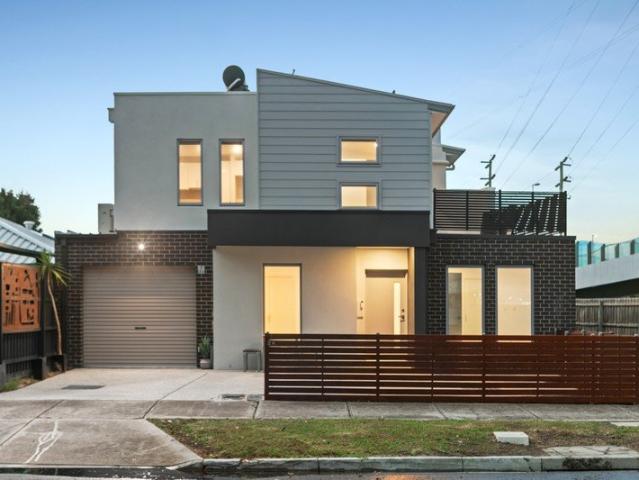 Townhouse for sale in Camerons Creek, Victoria