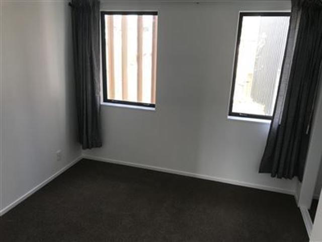 Townhouse for rent in Wairau Valley