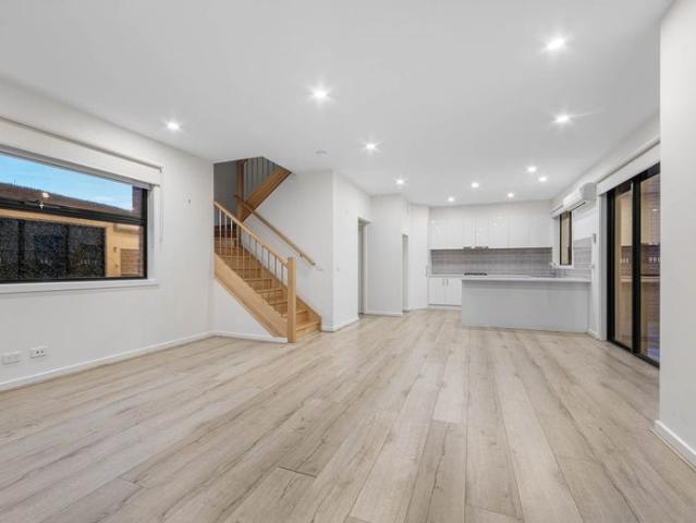 Townhouse for rent in Camerons Creek, Victoria