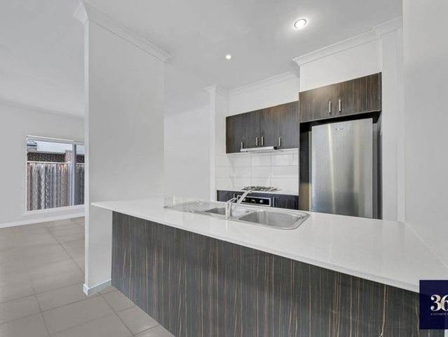 Townhouse for sale in Camerons Creek, Victoria