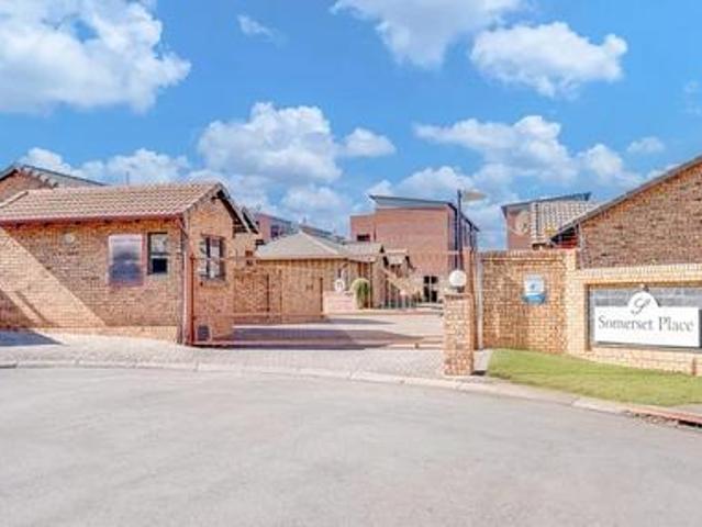Townhouse for sale in Nooitgedacht, Gauteng