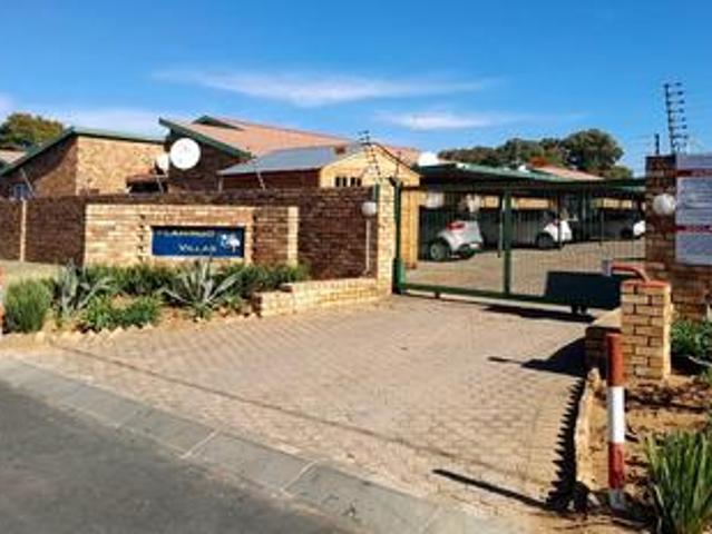 Townhouse for sale in Nooitgedacht, Gauteng