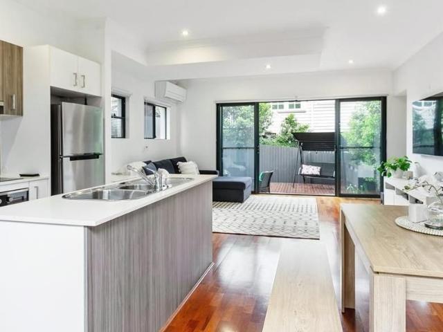 Townhouse for rent in Toombul, Queensland
