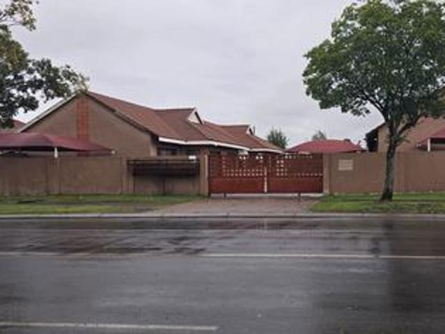 Townhouse for sale in Gert Sibande, Mpumalanga