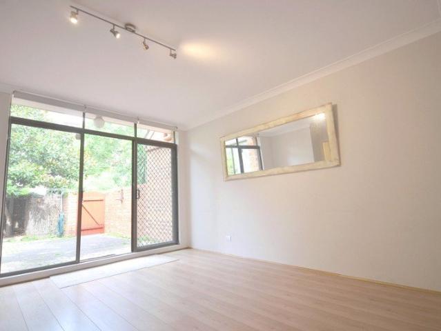 Townhouse for rent in Sydney, New South Wales