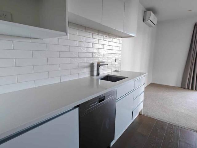 Apartment for rent in Paremoremo, Oroua County
