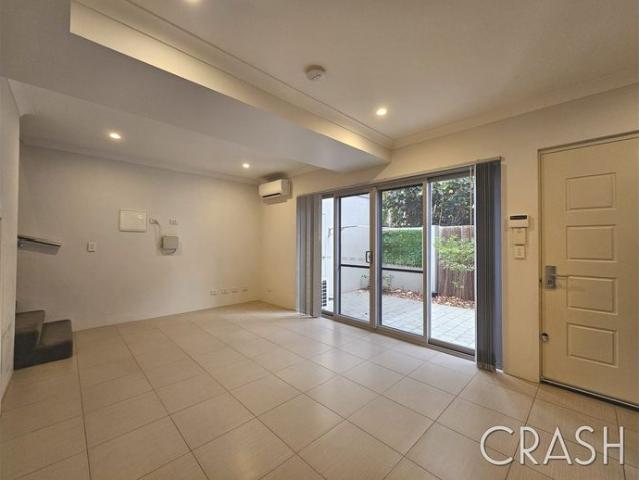 Townhouse for rent in Rivervale, City of Belmont