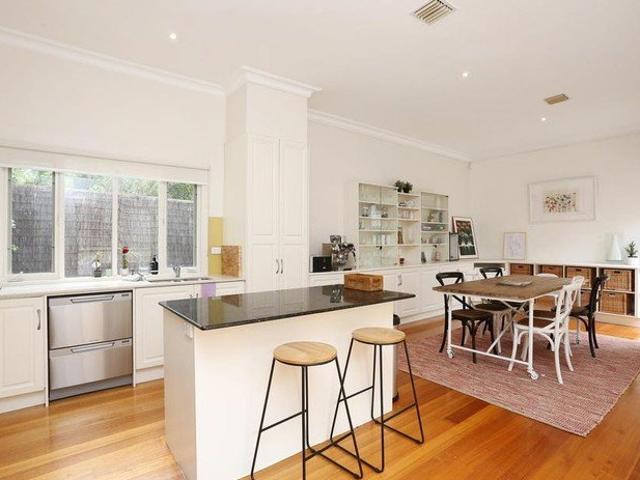 Townhouse for rent in Balwyn North, Melbourne